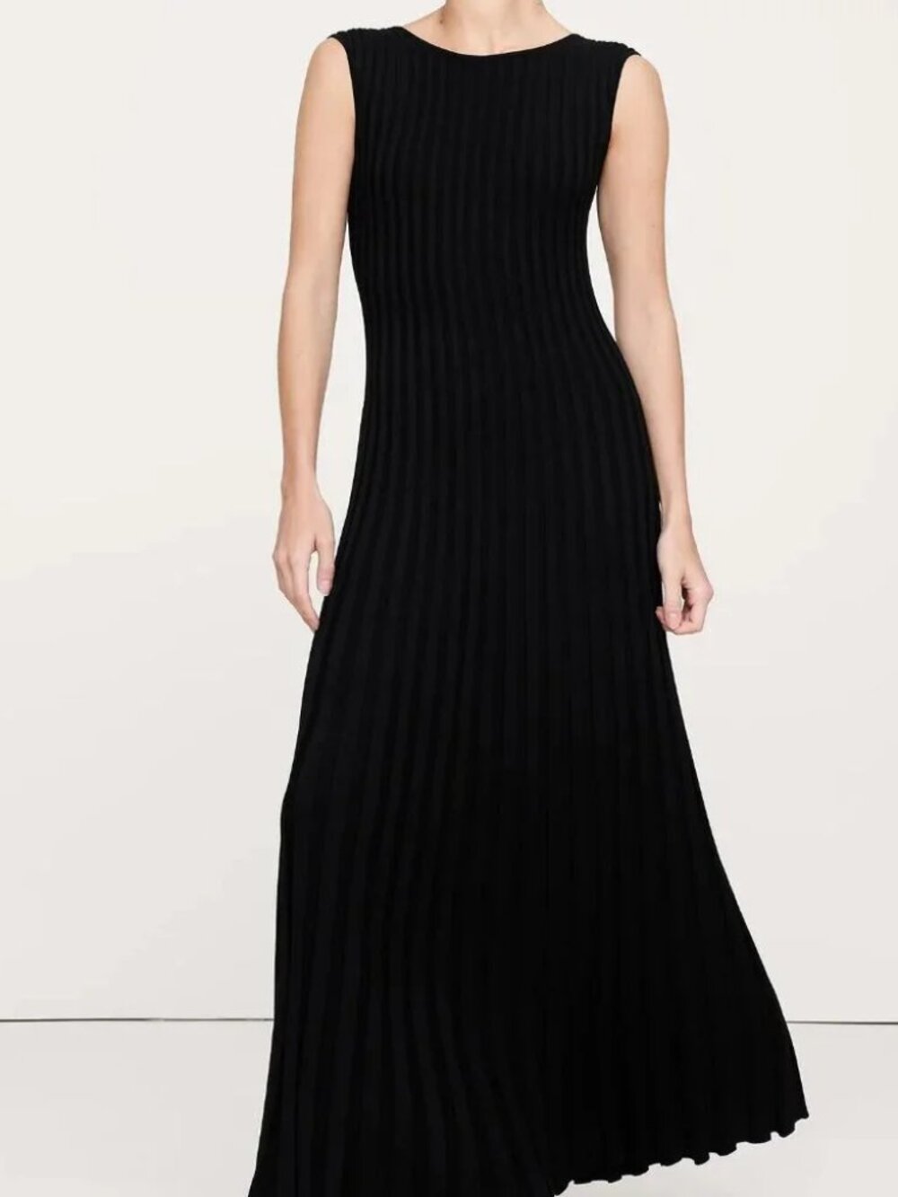 Sculpted Ribbed Backless Maxi Dress